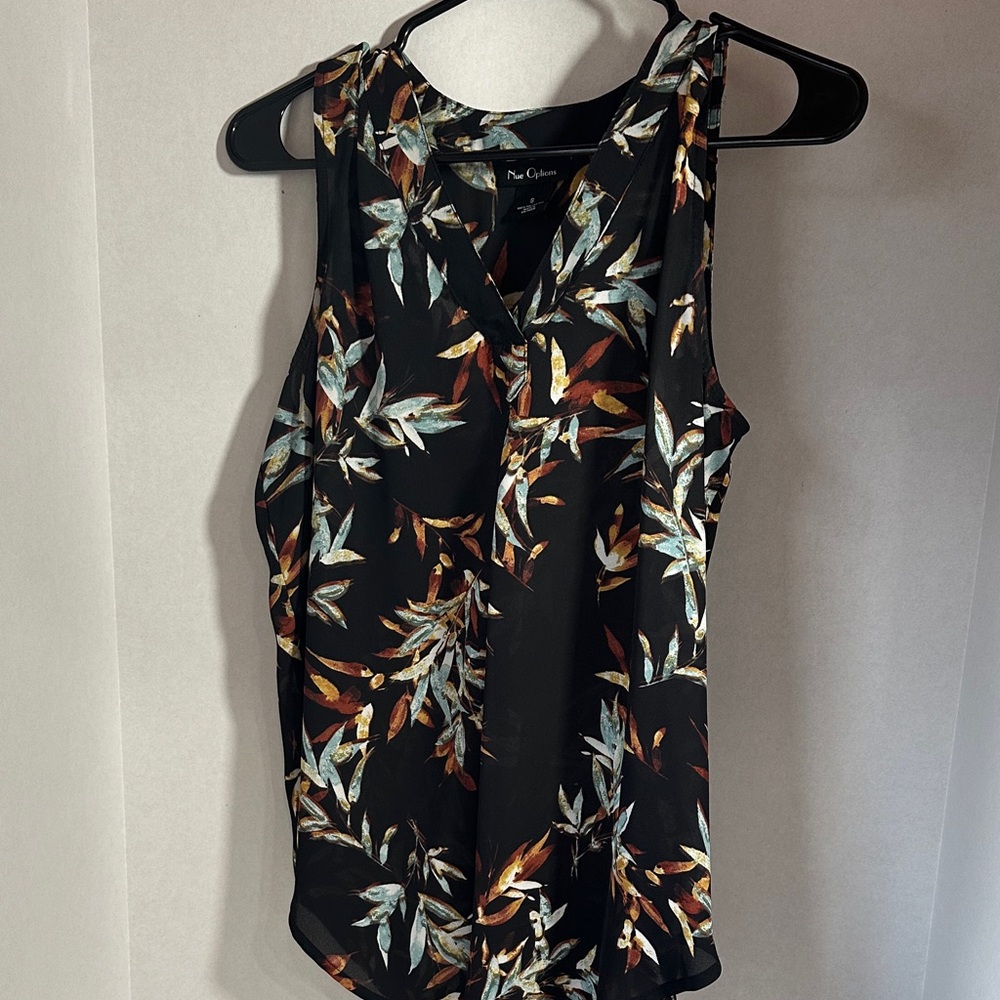 Nue options botanical print sleeveless lightweight shirt size small